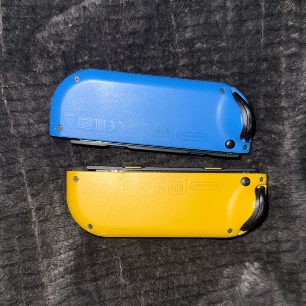 Yellow and Blue Gaming Console - Picture 7 of 13